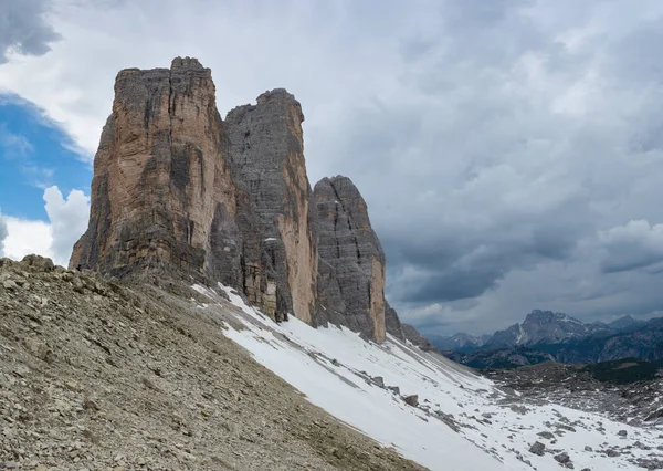 Közeli kilátás Tre cime di lavaredo. Sesto Dolomitok Olaszország — Stock Fotó