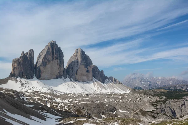 Mountain Tre Cime di Lavaredo - símbolo de los Dolomitas. Tirol del Sur, Italia . — Foto de Stock