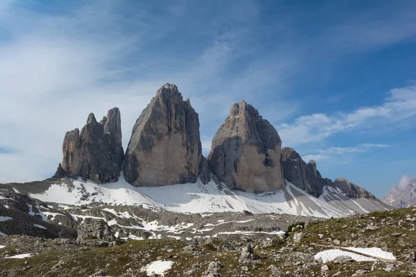 Hermosa vista sobre la montaña Drei Zinnen. Sexten Dolomiten, Italia — Foto de Stock