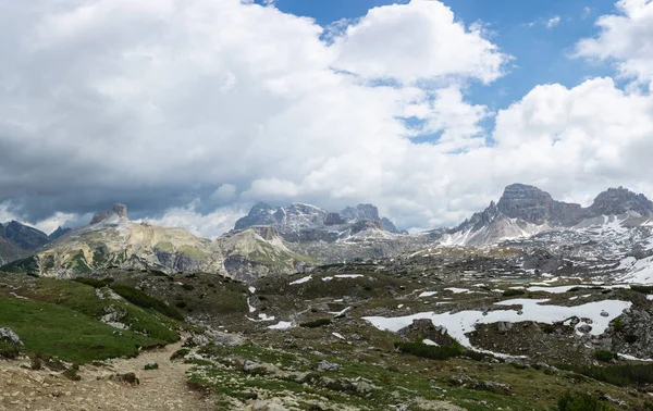 美しい高山の風景。セスト・ドロミテ,南チロル,イタリア — ストック写真