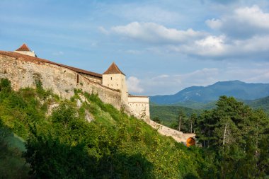 Cetatea Rasnov (Rasnov Kalesi) manzarası. Romanya, Brasov İlçesi