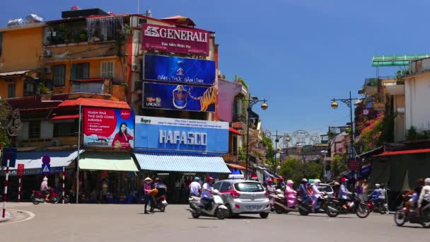Hanoi - Provoz ve starém městě. Rozlišení 4K — Stock video