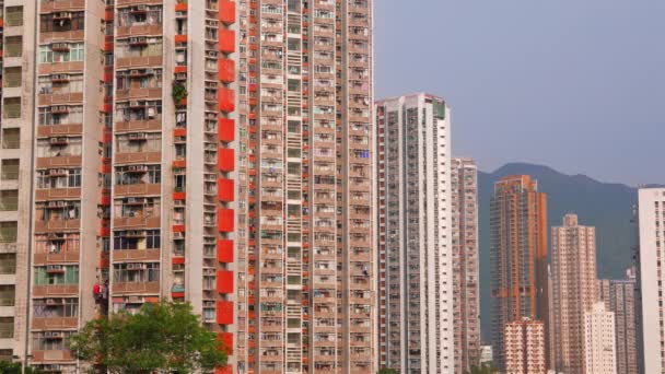 Blocos de apartamentos em área densa povoada de Kowloon. Resolução 4K. Hong Kong — Vídeo de Stock