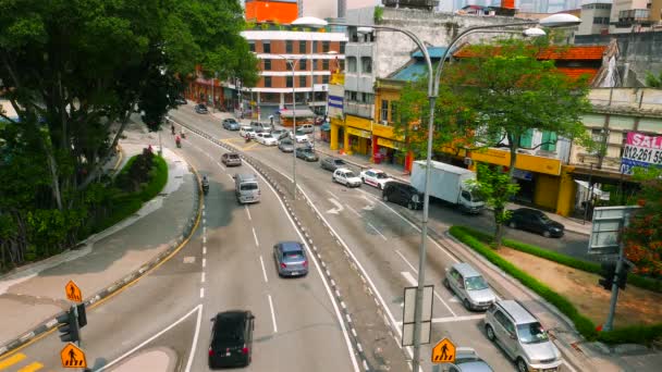 KUALA LUMPUR - Tráfico de Kuala Lumpur en Chow Kit. Velocidad de resolución 4K . — Vídeo de stock