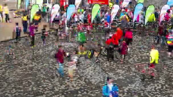 HONG KONG - kolarz po wyścigu w Hong Kongu Cyclothon. Czas upływu rozdzielczości 4K. — Wideo stockowe