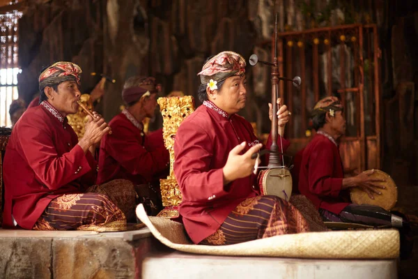 Endonezya Ulusal Dansları. Müzisyenler Endonezya tiyatro. Barong Dance.