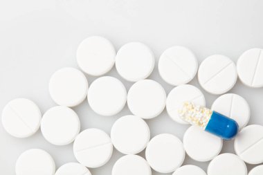 Hap ve tablet, ilaç izole. Uyuşturucu. Sağlık. İlaç sanayii. eczane.