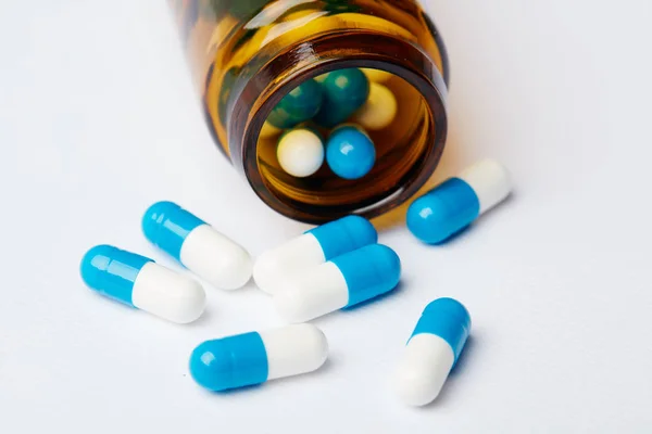 Produção Comprimidos Embalagem Medicamentos Comprimidos Mesa Embalagem Comprimidos Vitaminas Para — Fotografia de Stock