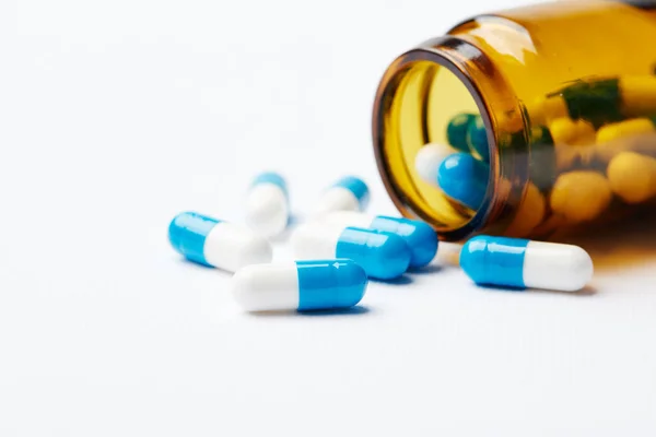 Üretim tablet. Ambalaj ilaçların. Tablo hapları. Ambalaj tabletleri. Vitaminler sağlıklı bir yaşam için. Anestezi.
