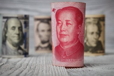 Çin para birimi yuan ve ABD doları amerkinaische faturaları