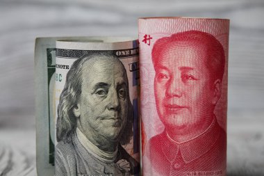 Çin para birimi yuan ve ABD doları amerkinaische faturaları