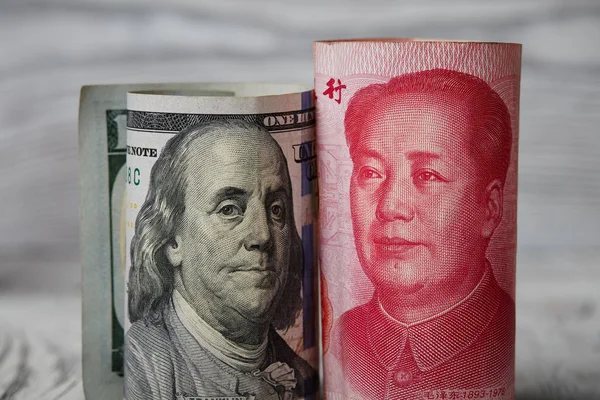 Çin para birimi yuan ve ABD doları amerkinaische faturaları