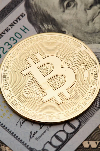 Close Gouden Bitcoins Munten Amerikaanse Dollar Papiergeld Cryptocurrency Business Investment Stockfoto