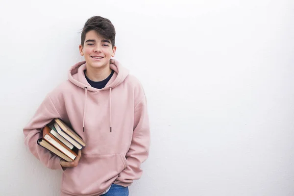 Estudante Adolescente Com Livros Parede Branca — Fotografia de Stock