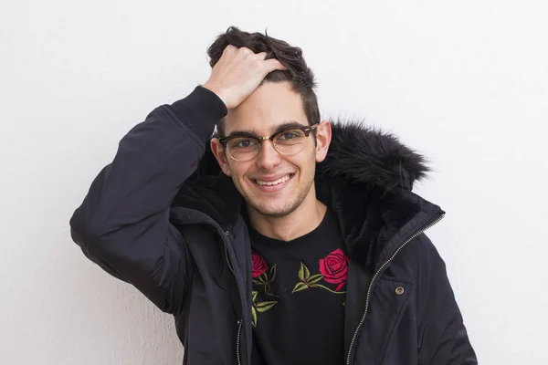 Retrato Joven Aislado Fondo Blanco Con Capa — Foto de Stock