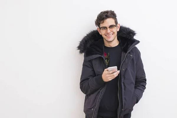 Joven Con Teléfono Móvil — Foto de Stock