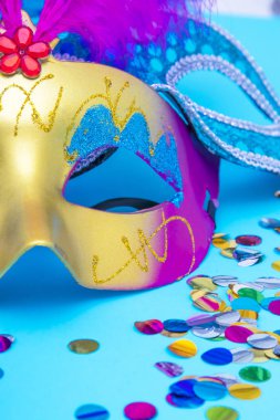 maskeleri ve kılık, karnaval kavramı