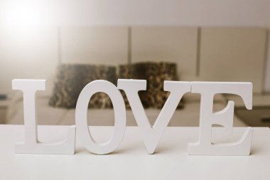 ahşap mektup Word'le, mesaj ve kavram seviyorum