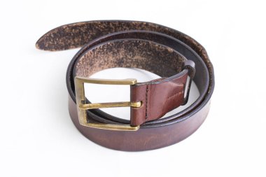 Beyaz yalıtılmış deri kemer