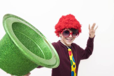 beyaz izole karnaval kılığına çocuk