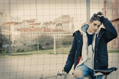 genç moda açık bisiklet ile