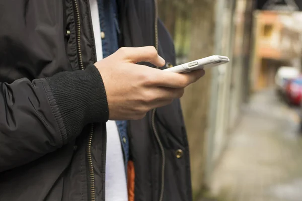 Mano Con Teléfono Móvil Aire Libre Ciudad — Foto de Stock