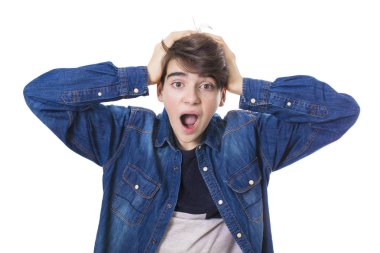 Çocuk korku ve sürpriz ifade ile