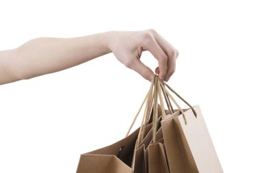 Alışveriş torbaları beyaz izole elleriyle