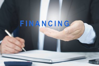 iş adamı finansman kavramı ile