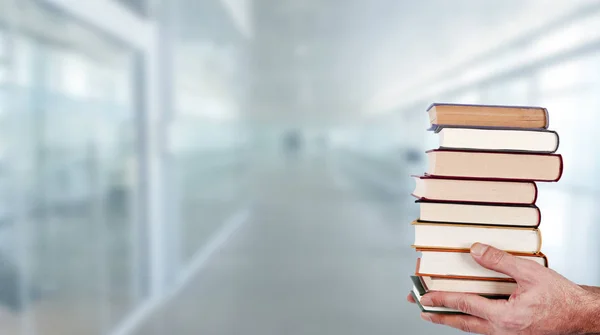 Manos Con Libros Escuela — Foto de Stock