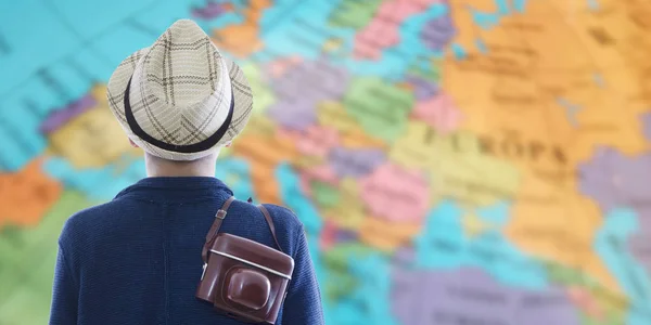 Traveler Photo Camera Looking Map — Stock Photo, Image