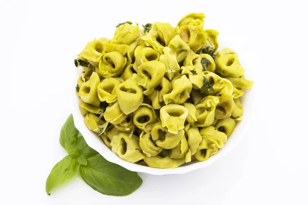 Italské Těstoviny Tortellini Izolovaná Bílém Pozadí — Stock fotografie