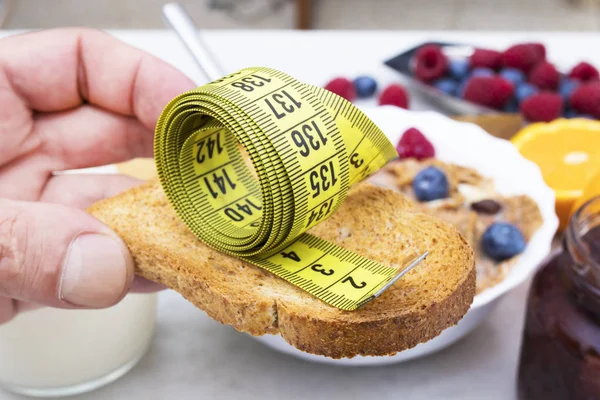 Toastbrot Mit Maßband Und Gesundes Frühstück Ernährungskonzept — Stockfoto