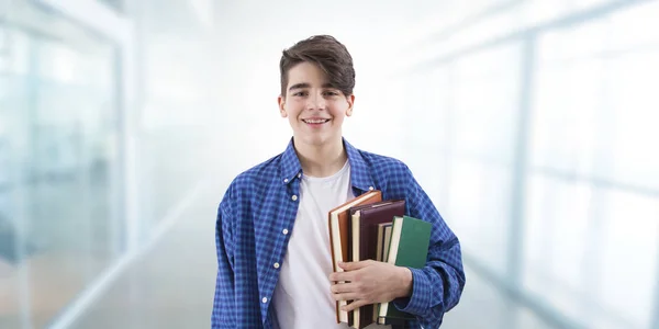 Porträtt Tonåriga Student Med Böcker — Stockfoto