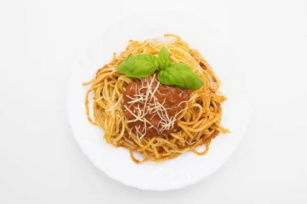 Jídlo Špagety Boloňskou Omáčkou Bazalkou List — Stock fotografie