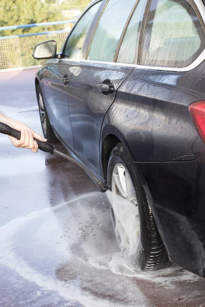 Manos Con Manguera Lavado Coches Coches Limpieza — Foto de Stock