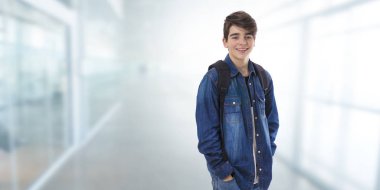 Öğrenci, okula dönüş izole kitaplar