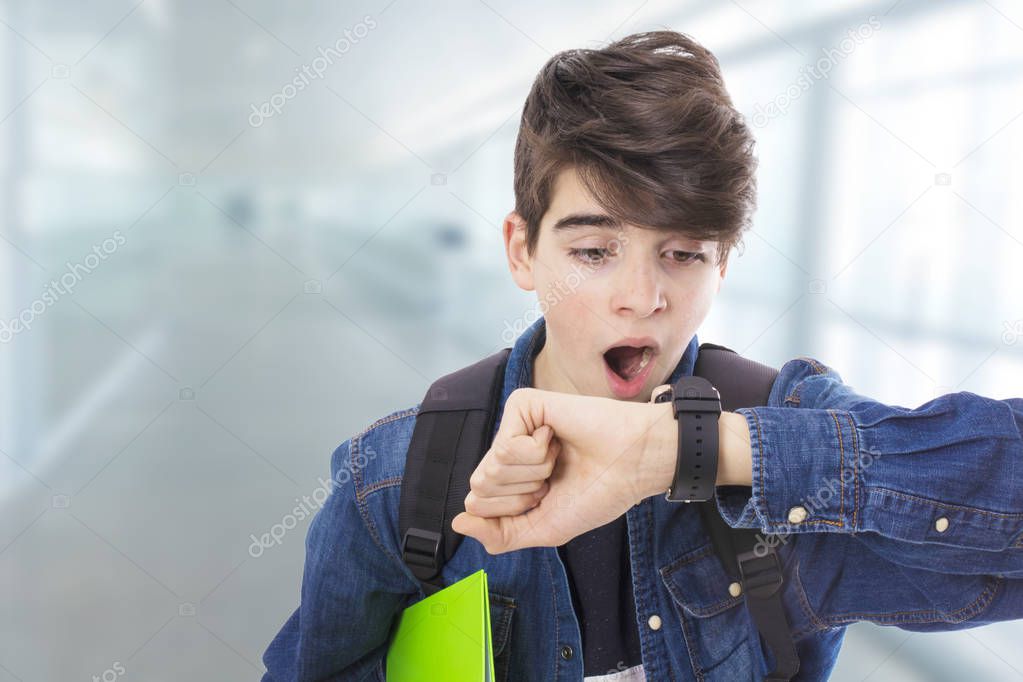 student with books looking at the clock surprised of the schedule