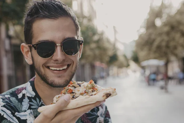 Ritratto Giovani Che Mangiano Strada Fast Food Pizza — Foto Stock