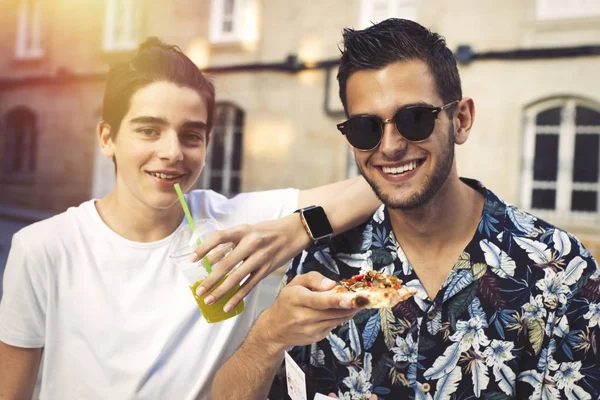 Friends Eating Drinking Outdoors City — Stock Photo, Image