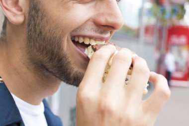 dondurma açık havada sokakta yaz aylarında yemek.