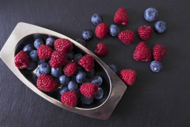 ahududu ve yaban mersini, meyve orman