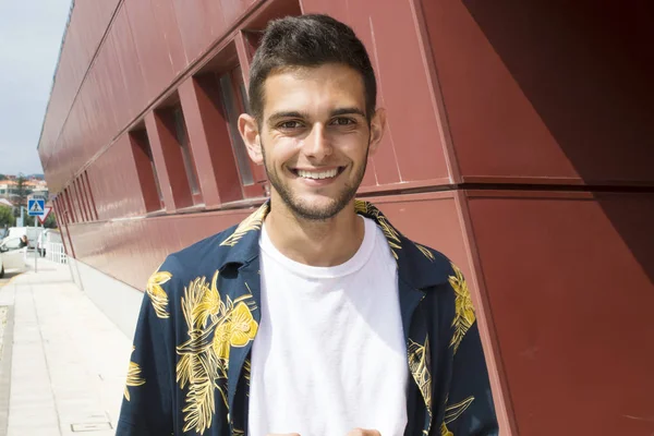 Joven Sonriendo Calle Aire Libre Retratos — Foto de Stock