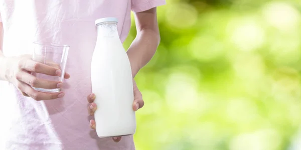 Young Man Bottle Milk Glass Fresh Milk — Φωτογραφία Αρχείου