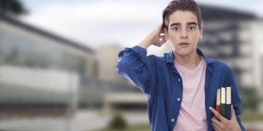 açık arka plan kitapları ile modern öğrenci