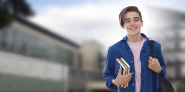 genç genç öğrenci kitapları ile