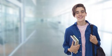 genç genç öğrenci kitapları ile