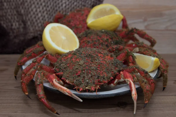 Mariscos Frescos Con Limón Cangrejos Araña —  Fotos de Stock