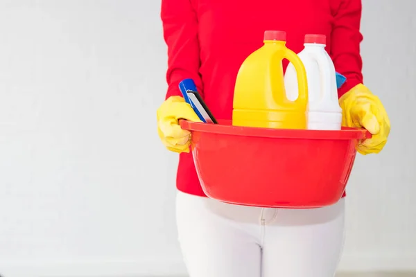 Mujer Con Utensilios Productos Limpieza —  Fotos de Stock