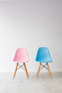 pembe ve mavi, eşitlik kavramı koltuklarda çifti